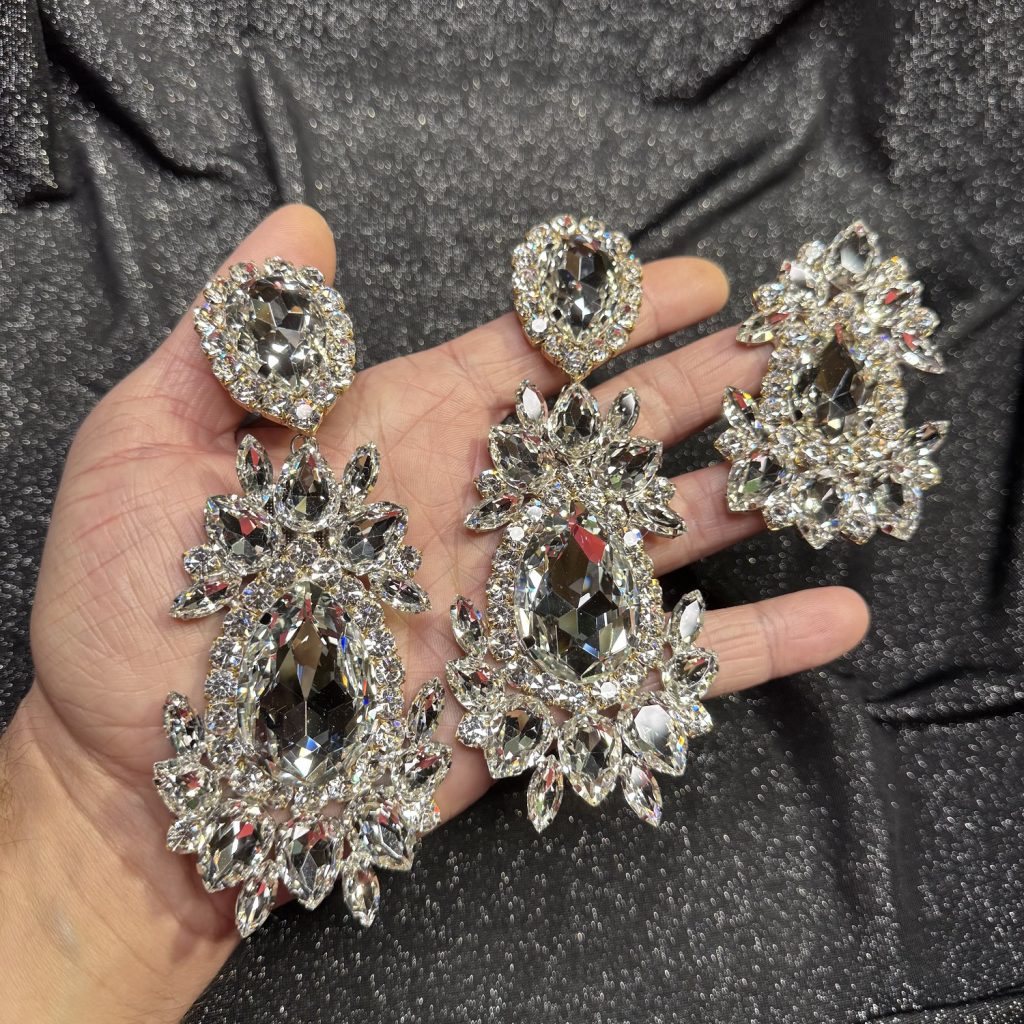 Magnet/Clip Backs - Crystal QUEEN "Sparkle" 3-N-1 Earring & Ring Set